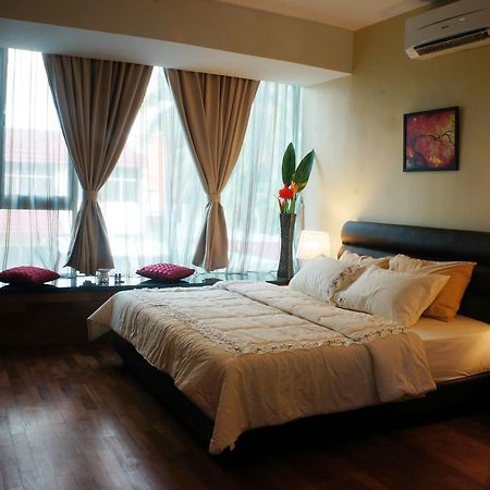 Gurney Luxe Inn George Town Bagian luar foto