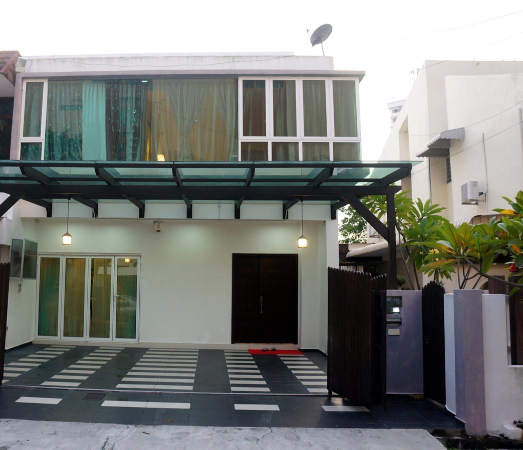 Gurney Luxe Inn George Town Bagian luar foto