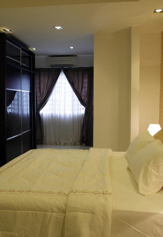 Gurney Luxe Inn George Town Bagian luar foto