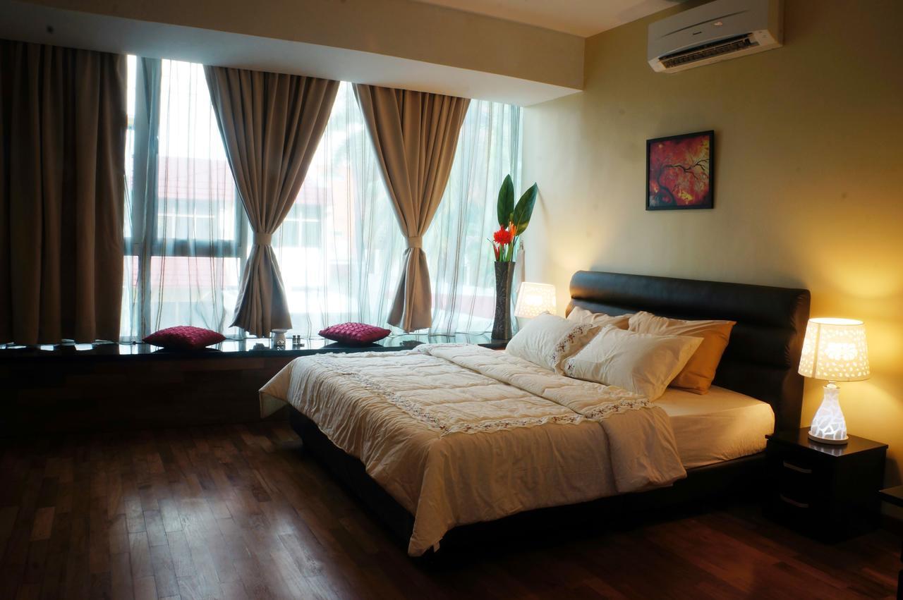 Gurney Luxe Inn George Town Bagian luar foto