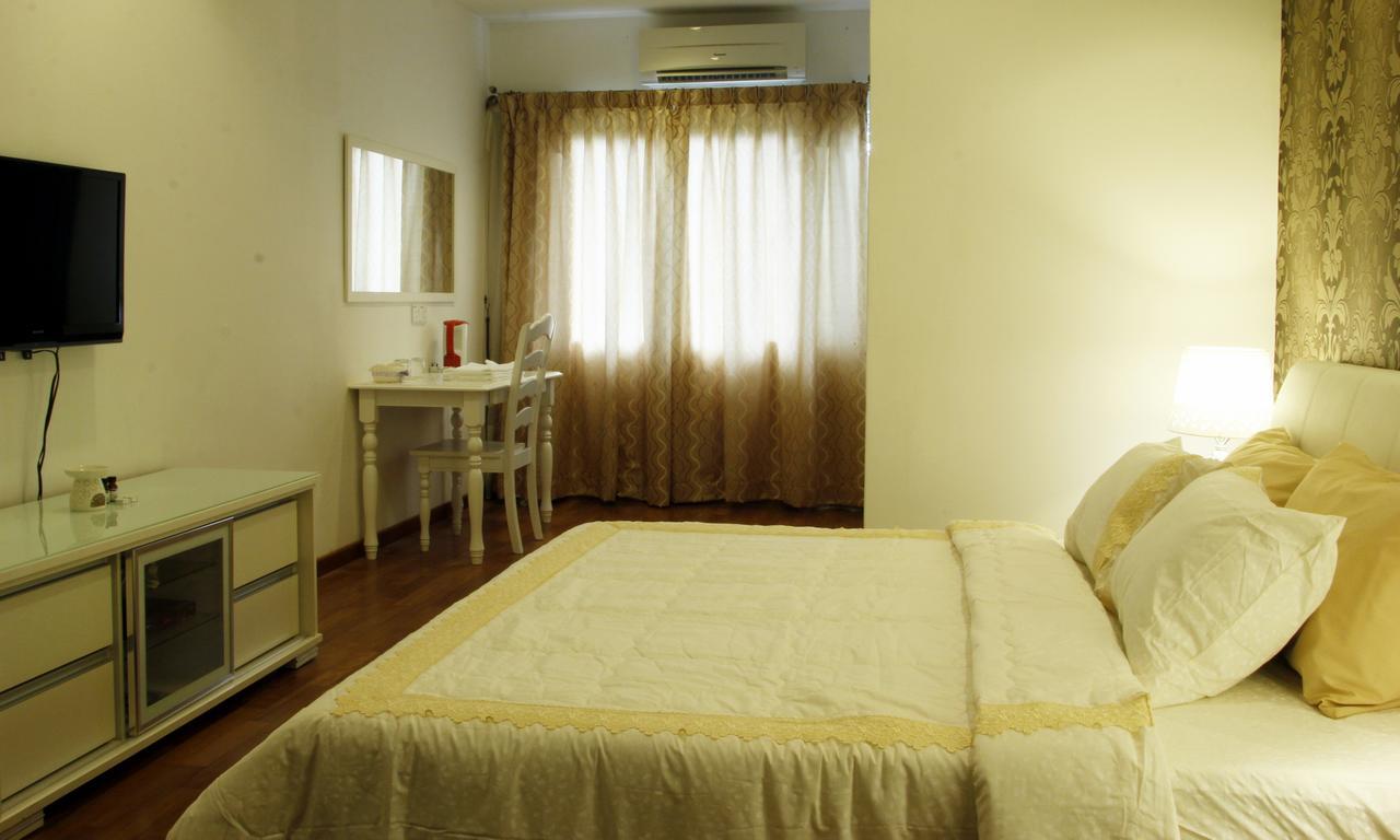 Gurney Luxe Inn George Town Bagian luar foto