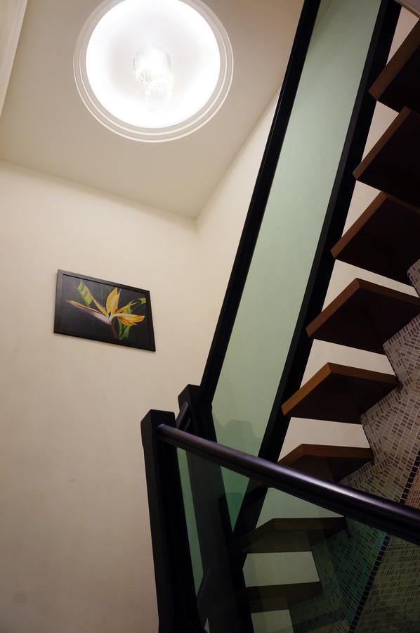 Gurney Luxe Inn George Town Bagian luar foto